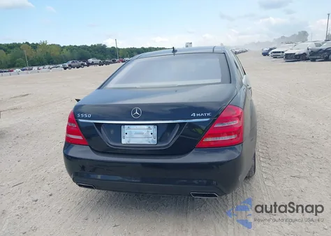 2011 Mercedes-Benz S 550 4Matic z USA, uszkodzony, nr VIN WDDNG8GB1BA405570